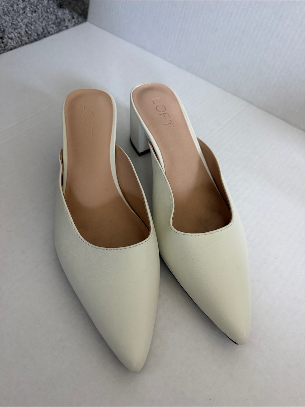 LOFT Cream Pointed-Toe Block Heel Mules size 8